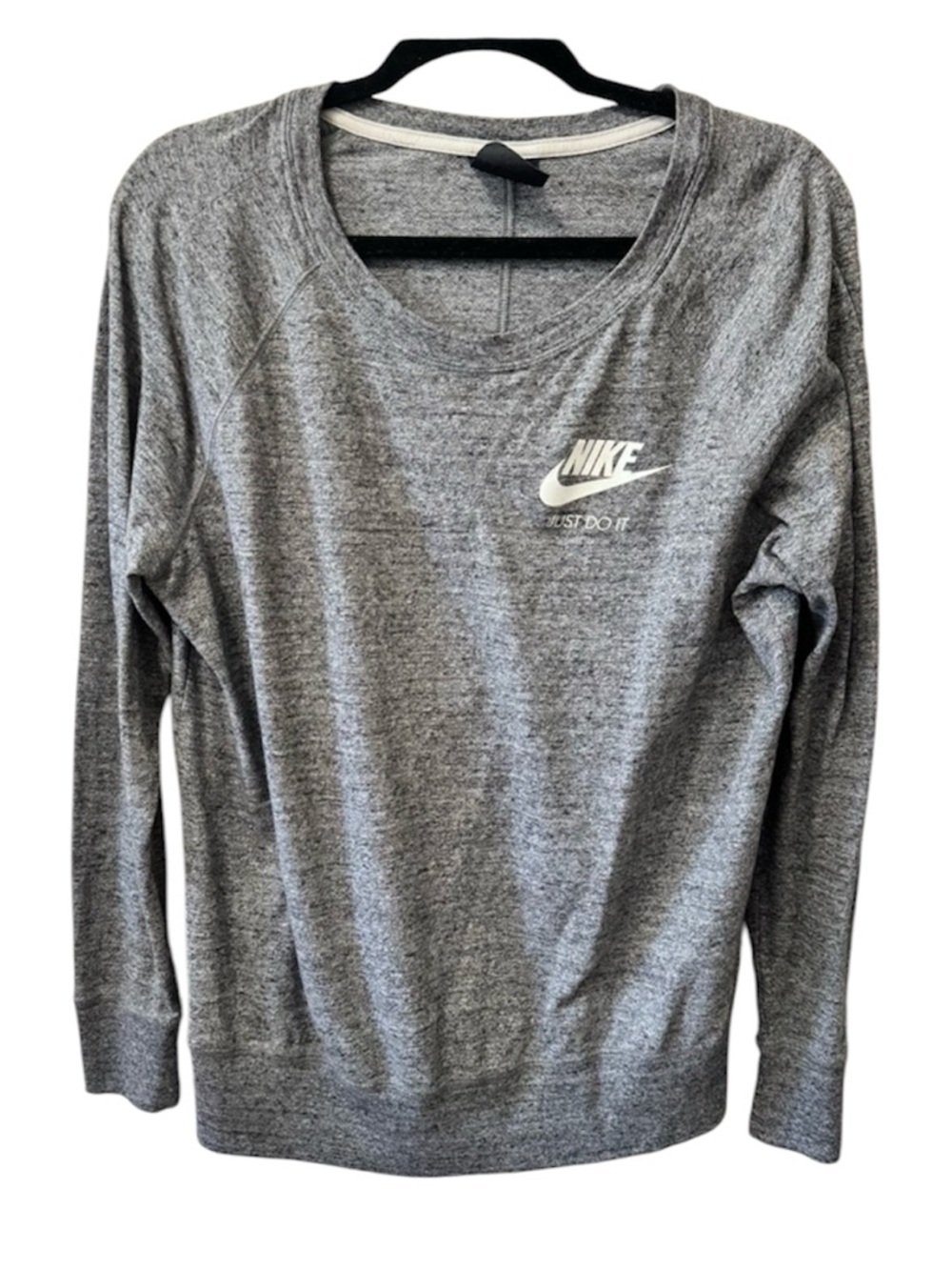 Nike Women's Gray Long-Sleeve Pullover Sweatshirt L
